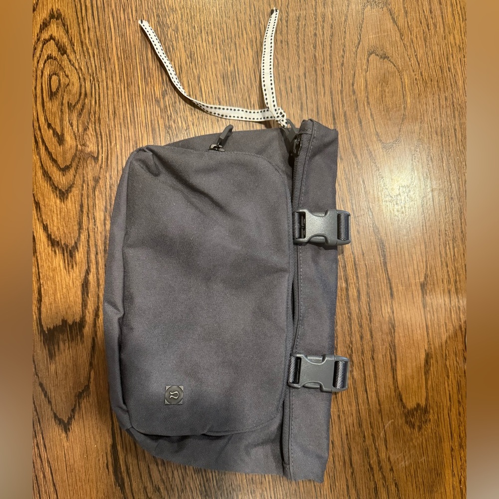 Lululemon toiletries pouch